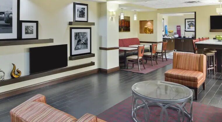 Hampton Inn Hinesville Exteriör bild
